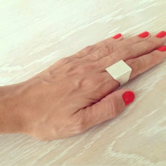 Statement Ring - Picture 3 of 3